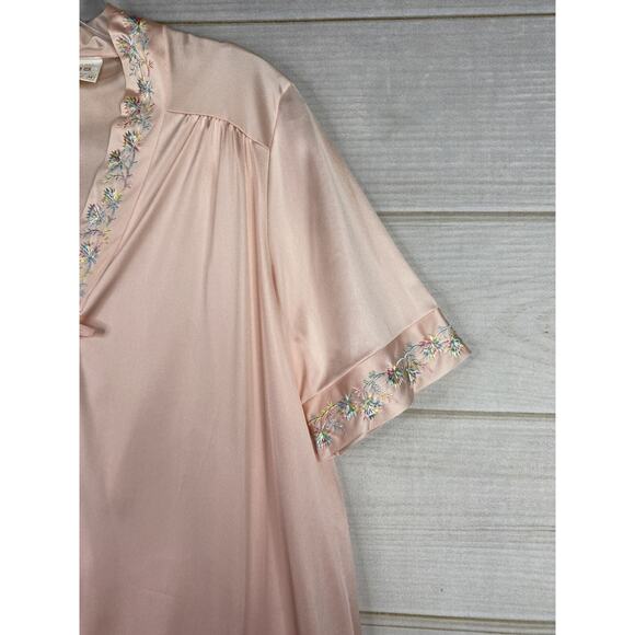 Vtg JC Penney Robes Nightgown Womens Sz M Pink Satin Embroidered Button Up - Picture 4 of 9